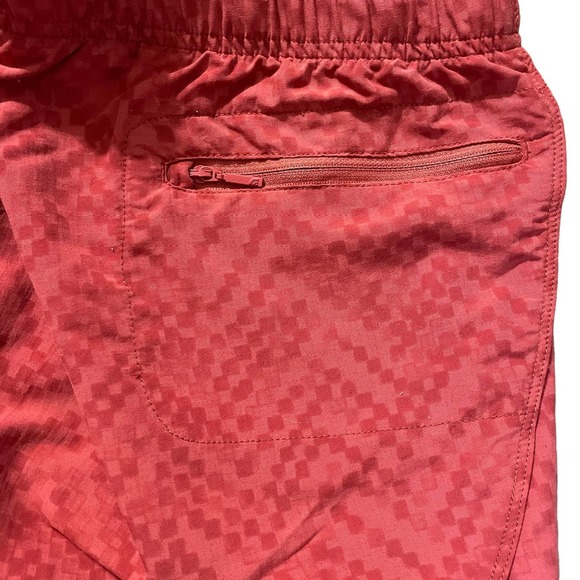 The North Face Women's Athletic Shorts - size XL - Burnt Orange Checkered Print - Picture 10 of 10